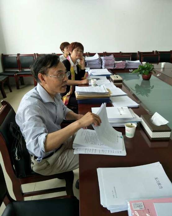 林育兹教授在数理学院座谈指导